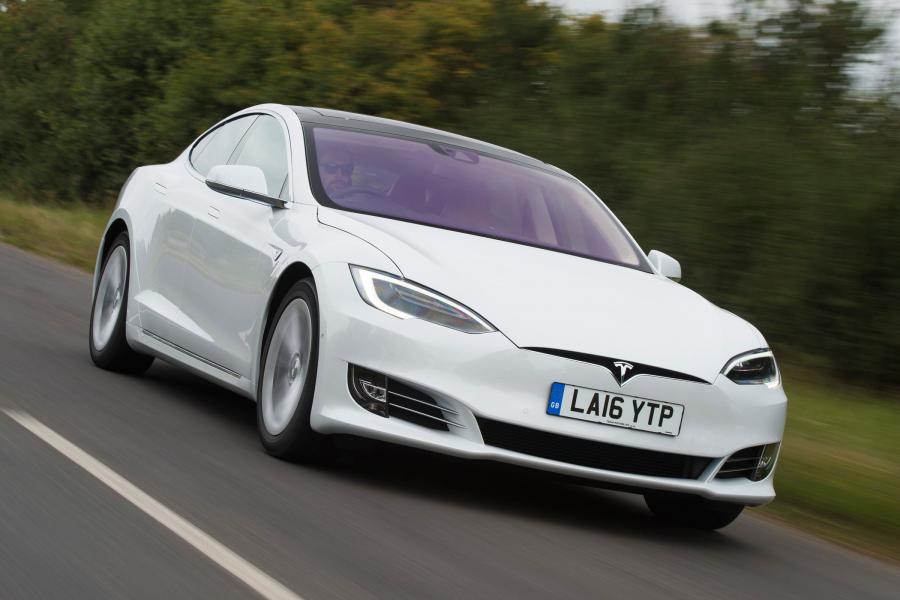  Tesla Model S 60D  2016 года  (UK) (фото 12 из 17)